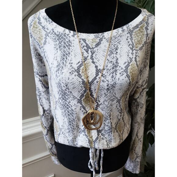 Women's Express Snake Print Long Sleeve Top Size S Long Sleeves Boat Neck - Picture 2 of 10